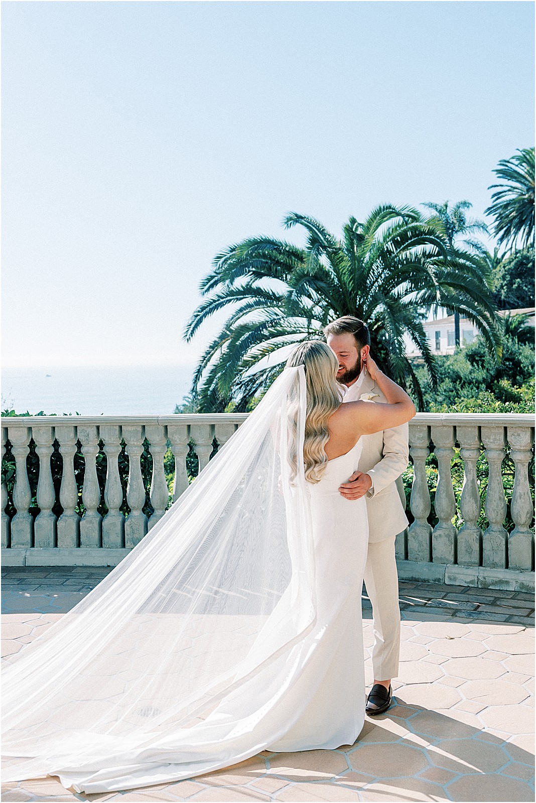 couple seeing each other for the first time before the ceremony